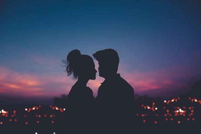 心理学神奇爱情测验：让陌生人快速爱上你的36个问题