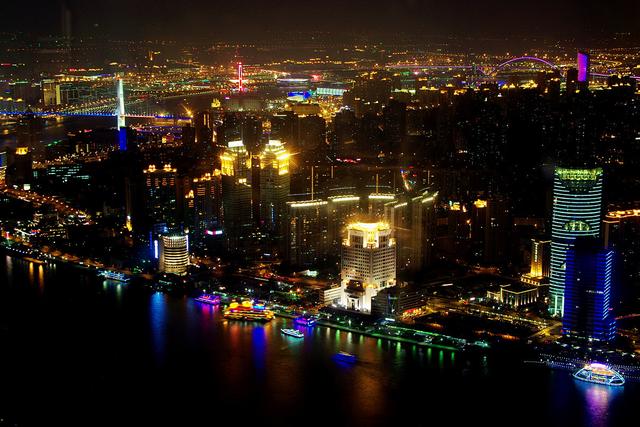 流光溢彩，绚丽斑斓，最美莫过夜上海！