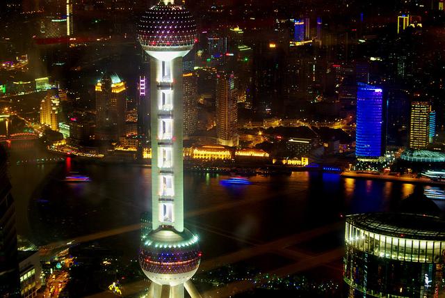流光溢彩，绚丽斑斓，最美莫过夜上海！