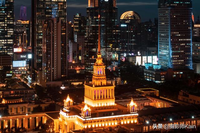 令人震撼的上海夜景，世界级一线城市的繁华，毫不逊色于香港纽约