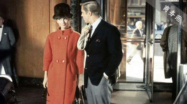 蒂凡尼早餐上映60年：“假名媛”想靠富豪跨越阶层，最终选择爱情