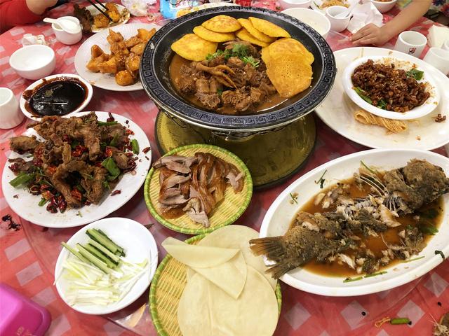 中秋节一家人聚餐，6道“硬菜”200多元，河南的农家乐还真便宜