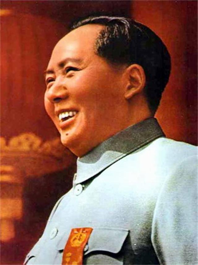 1976年毛主席追悼会上，华国锋致悼词，引得百万群众失声痛哭