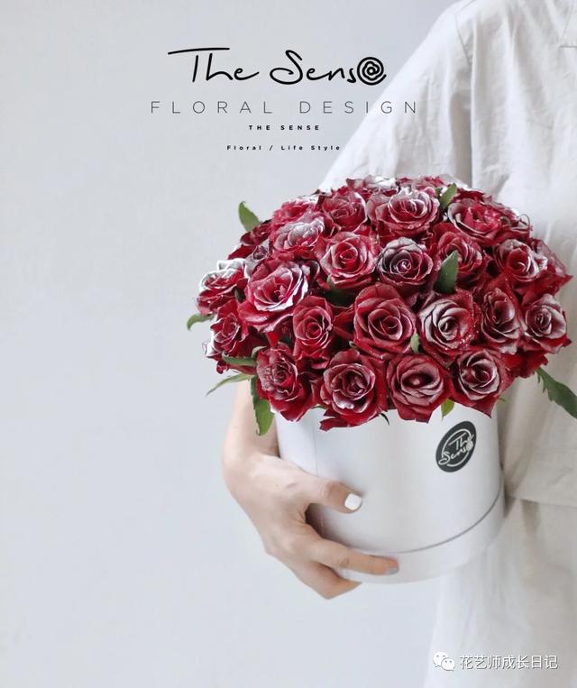节日特辑vol.5 | 浩瀚星河，极光银喷色红玫瑰带来的极致浪漫