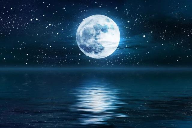 十首望月诗词：今夜望月，你在思念谁？