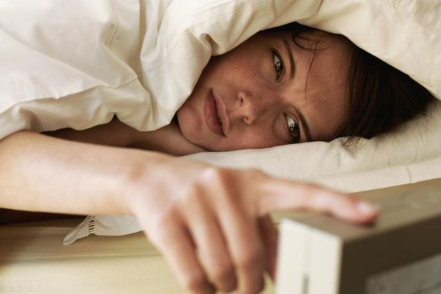 半夜醒来就再也睡不着？多是由这些原因引起的，有6个方法可改善
