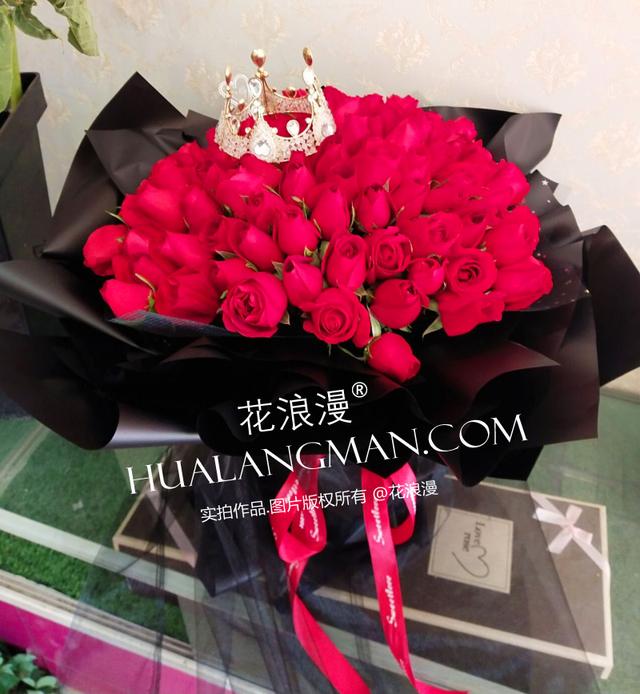 跟女友第一个情人节送什么花？第一次过情人节送玫瑰花好吗？