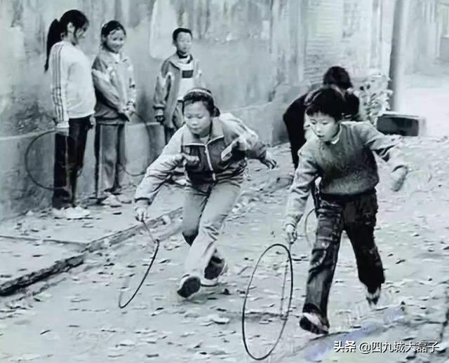 还记得北京人小时候常说的顺口溜吗？我们小时候怎么那么贫！