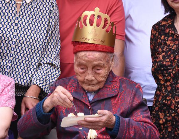 “四川最长寿”老人过生日啦！121岁