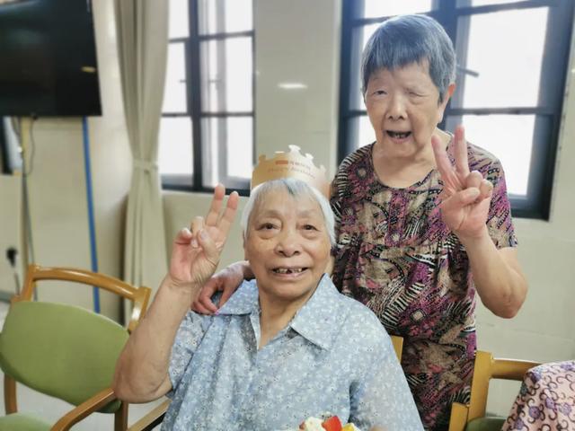 85岁奶奶生日，快乐又温馨