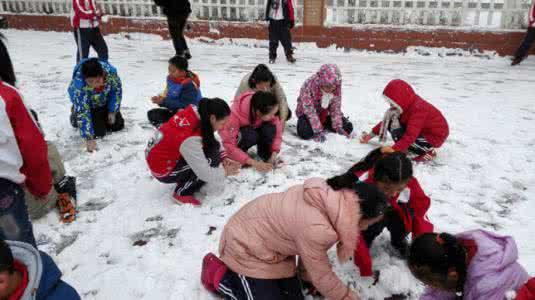 一个小学老师收藏了孩子们的第一场雪，可以周而复始地下