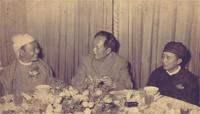 1954年，缅甸总理言语冲撞毛主席，事后不断问周总理：我该怎么办